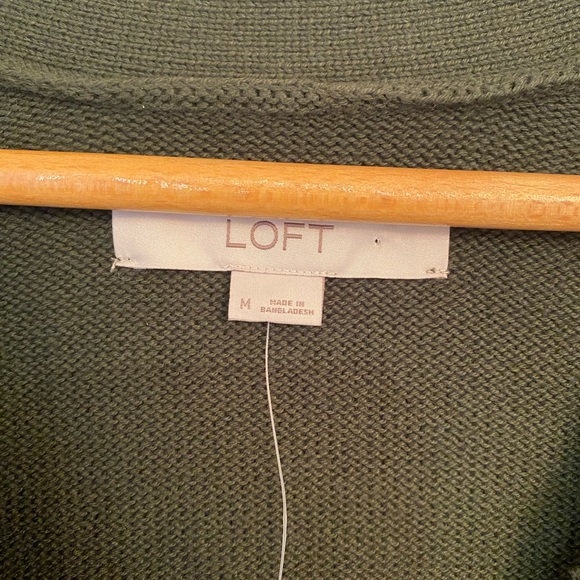 NWT LOFT Women's Green Cardigan Sweater. Size medium. - Picture 3 of 7